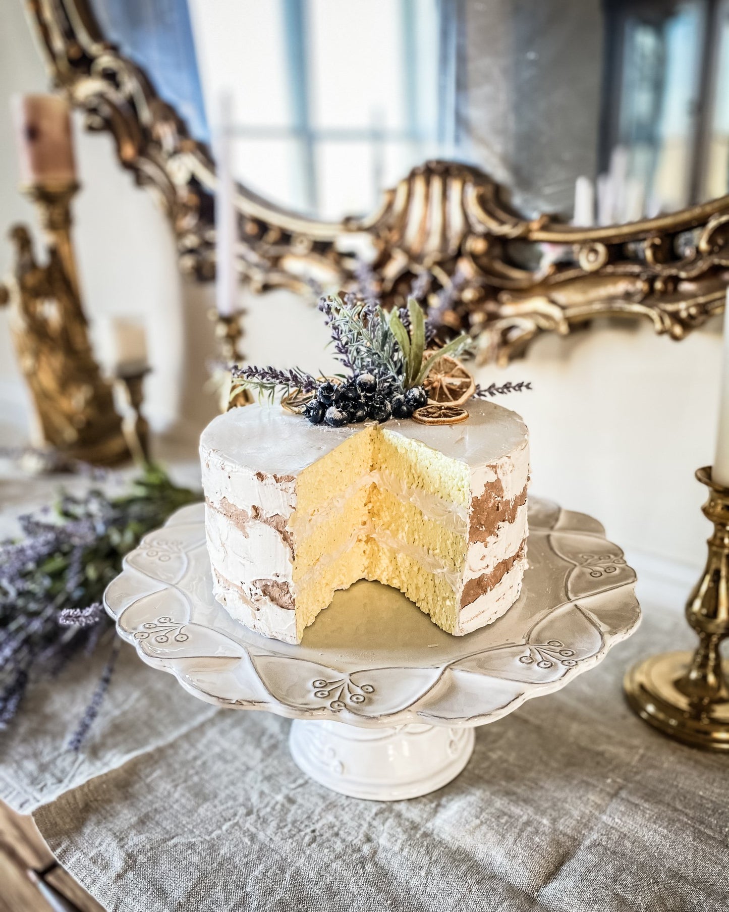 Everything Dawn Fake Cake Lavender Douce Amère Faux Cake